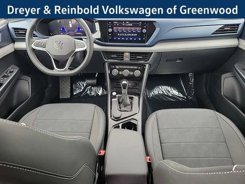 New 2024 Volkswagen Taos SE image 18