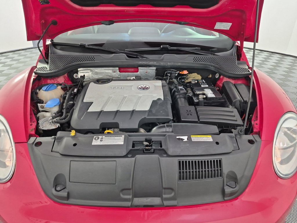 Used 2014 Volkswagen Beetle TDI FWD image 31