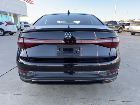 Used 2025 Volkswagen Jetta S image 6