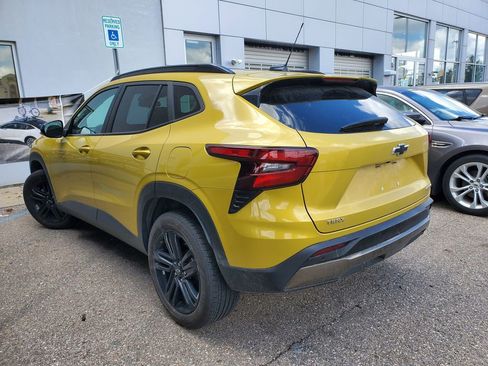 Used 2024 Chevrolet Trax ACTIV w/ Sunroof Package FWD image 4