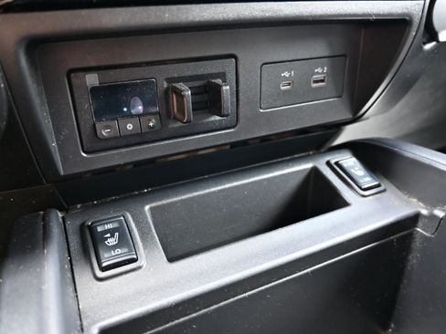 Used 2022 Nissan Titan PRO-4X w/ Pro-4x Convenience Package AWD/4WD image 27