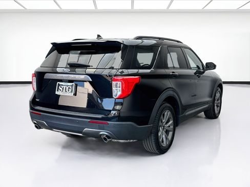 Used 2022 Ford Explorer XLT w/ Equipment Group 202A RWD image 4