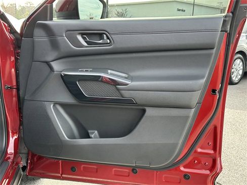 Certified 2025 Nissan Pathfinder SV w/ SV Premium Package image 15