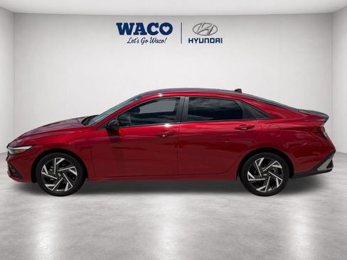 Used 2025 Hyundai Elantra Sport FWD image 4