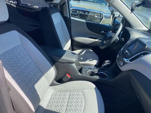 Used 2022 Chevrolet Equinox LS AWD/4WD image 9