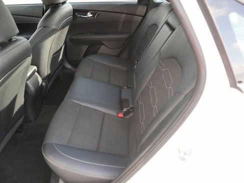 Used 2024 Kia Forte GT-Line image 12