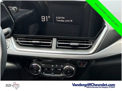 New 2026 Chevrolet Trax ACTIV w/ Sunroof Package FWD image 16