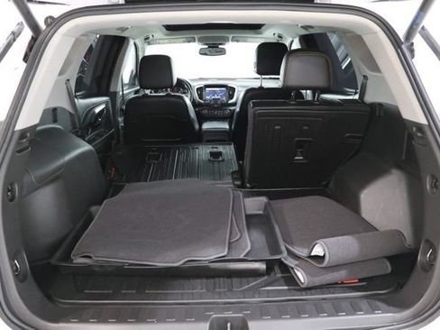 Used 2021 GMC Terrain SLT w/ Infotainment Package II AWD/4WD image 38