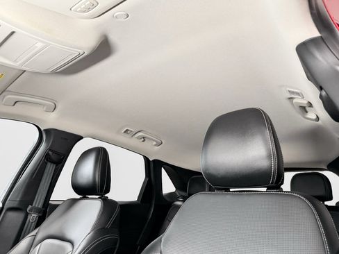 Used 2025 Ford Escape SE w/ PHEV Premium Package FWD image 24