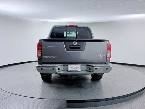 Used 2018 Nissan Frontier SV AWD/4WD image 6