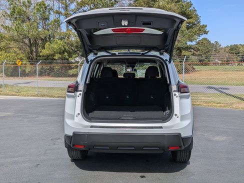 New 2026 Nissan Rogue SV FWD image 28