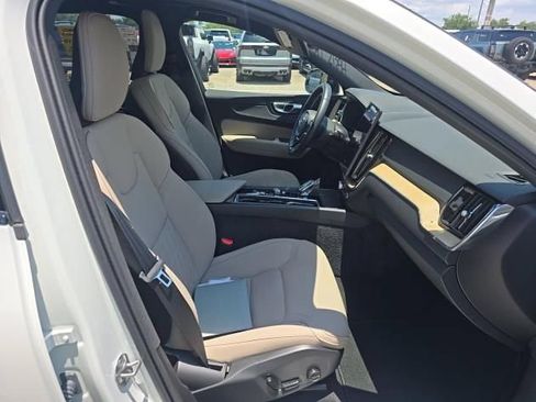 Used 2026 Volvo XC60 B5 Plus AWD/4WD image 5