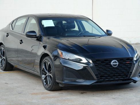 Used 2023 Nissan Altima 2.5 SR FWD image 45