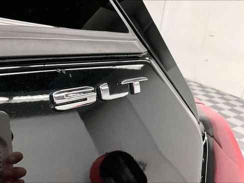 Used 2024 GMC Terrain SLT AWD/4WD image 35