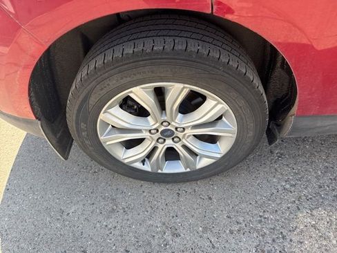 Used 2021 Ford Edge Titanium w/ Class II Trailer Tow Package AWD/4WD image 9