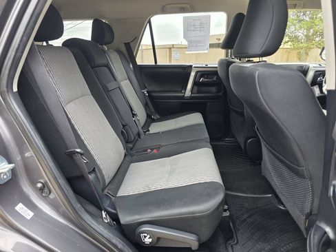 Used 2016 Toyota 4Runner SR5 AWD/4WD image 19