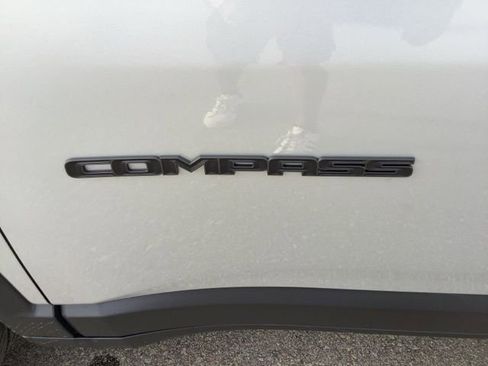 New 2026 Jeep Compass Latitude image 10