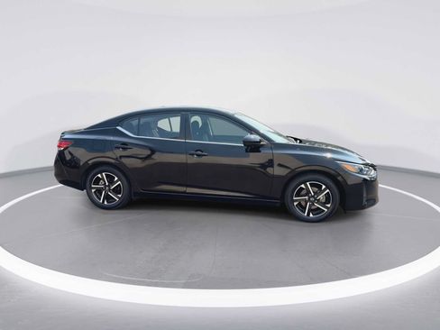 Used 2024 Nissan Sentra SV FWD image 9