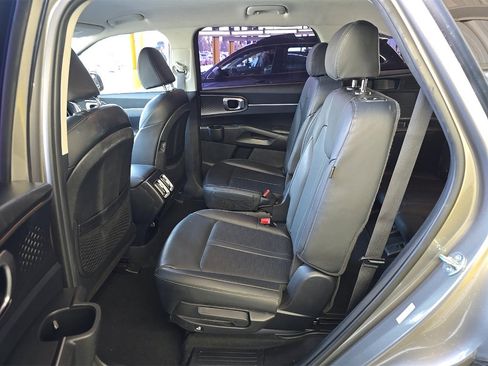 Used 2025 Kia Sorento EX AWD/4WD image 5