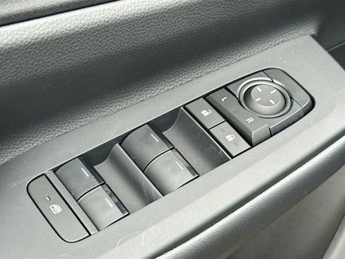 New 2026 Toyota Prius Plug-In Hybrid FWD image 8