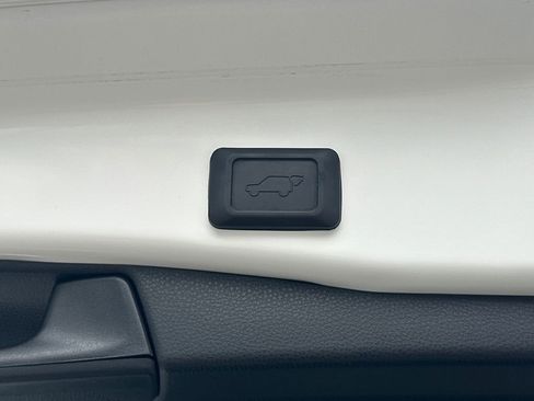 Used 2023 Toyota RAV4 XSE image 7