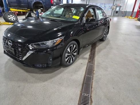 New 2025 Nissan Sentra SV w/ SV Premium Package image 4