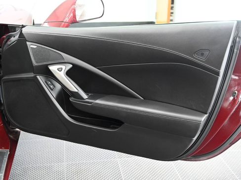 Used 2017 Chevrolet Corvette Stingray Coupe w/ 1LT RWD image 21