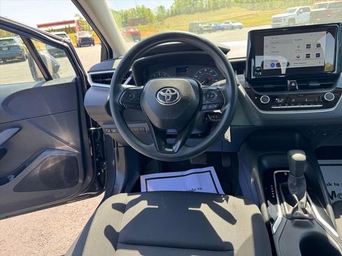 Used 2024 Toyota Corolla LE FWD image 12