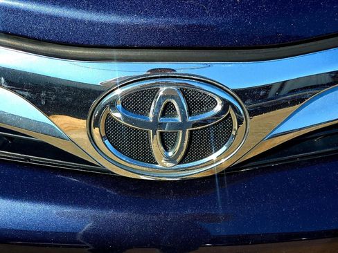 Used 2014 Toyota Camry LE image 14