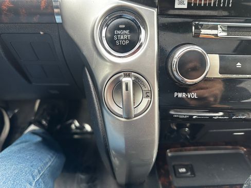 Used 2014 Toyota Land Cruiser image 16