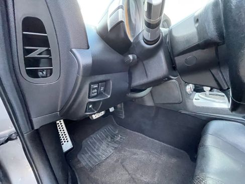 Used 2007 Nissan 350Z Touring image 14