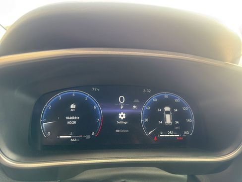 Used 2026 Toyota Corolla Cross XLE FWD image 6