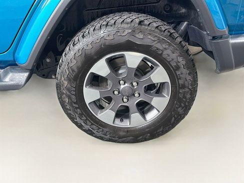 Used 2019 Jeep Wrangler Unlimited Sahara AWD/4WD image 33