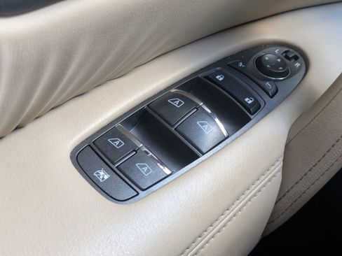 Used 2021 Nissan Armada Platinum image 12