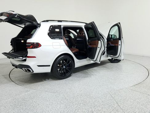Used 2024 BMW X7 M60i w/ Executive Package image 7