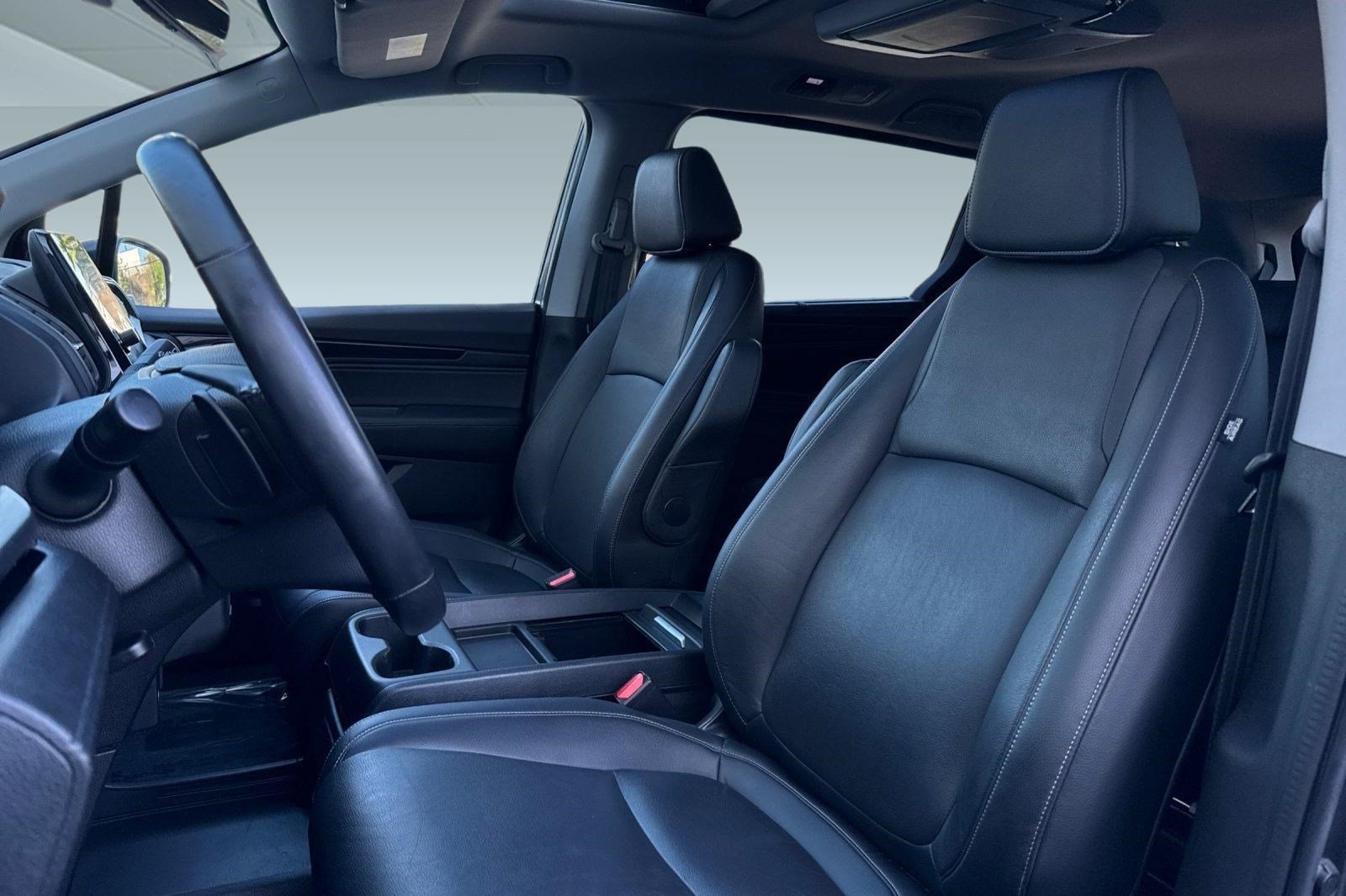 Certified 2024 Honda Odyssey Touring image 5