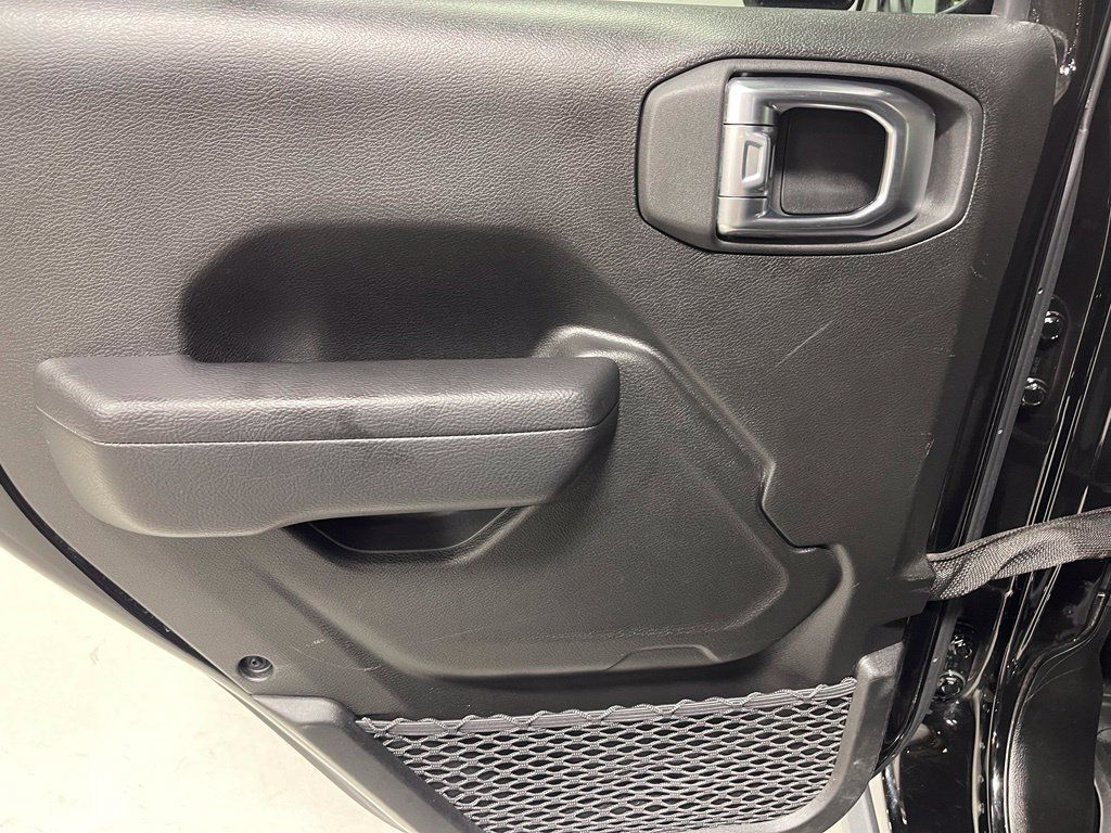 Used 2024 Jeep Wrangler Unlimited AWD/4WD image 24