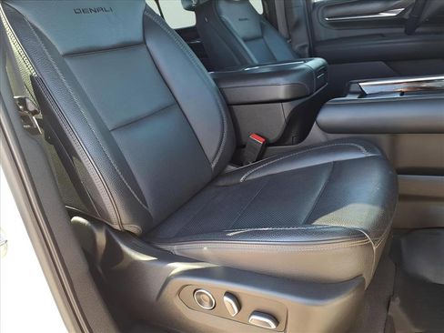 Used 2021 GMC Yukon XL Denali w/ Denali Ultimate Package image 18