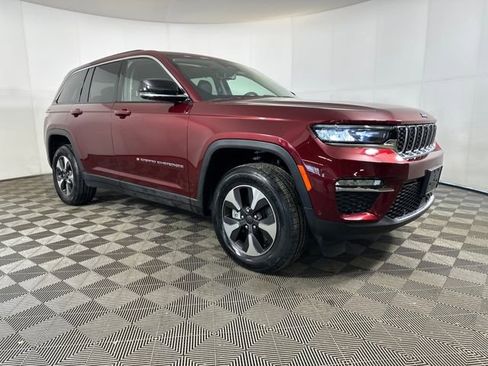 Used 2023 Jeep Grand Cherokee 4xe w/ Luxury Tech Group II image 2