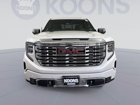 Used 2024 GMC Sierra 1500 Denali w/ Denali Reserve Package AWD/4WD image 11
