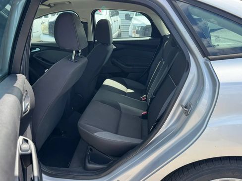 Used 2012 Ford Focus SE FWD image 11