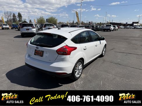 Used 2017 Ford Focus SE FWD image 4