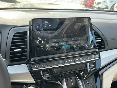 New 2026 Honda Odyssey Touring image 15