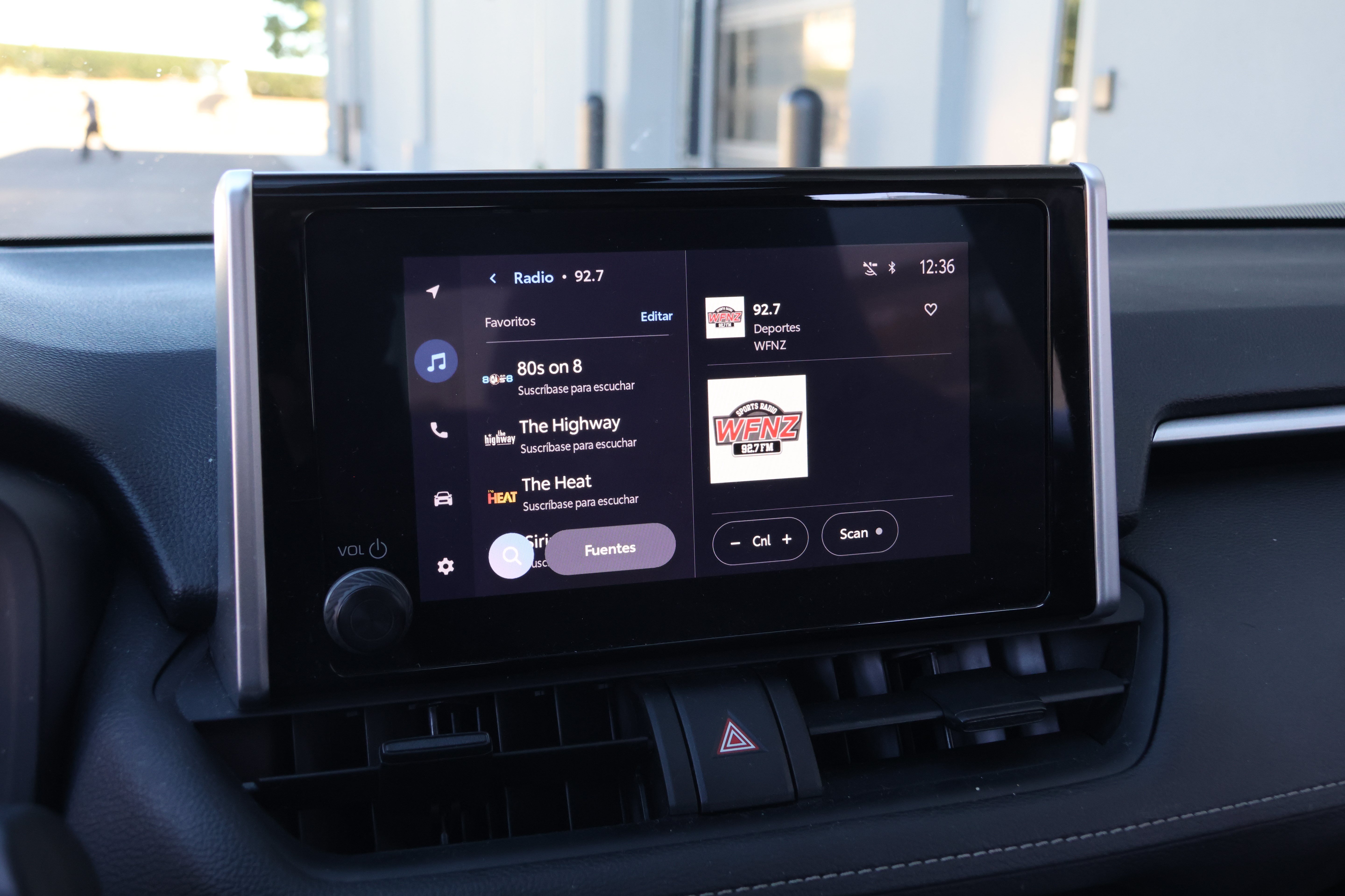 Used 2025 Toyota RAV4 XLE w/ Convenience Package FWD image 16