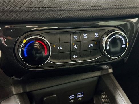 Used 2025 Chevrolet TrailBlazer LT image 13