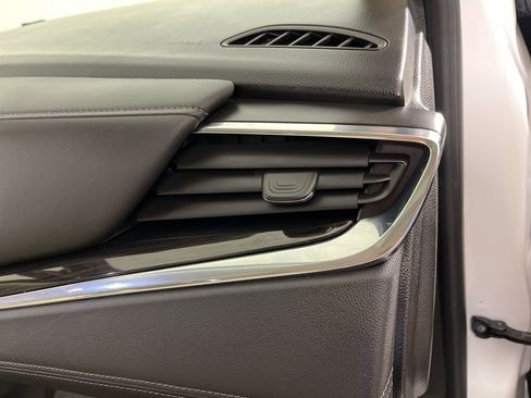 Used 2018 Buick Enclave Premium image 23