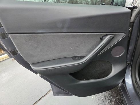 Used 2023 Tesla Model Y Long Range image 31