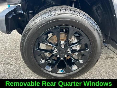 Used 2022 Jeep Wrangler Unlimited Sahara w/ Safety Group AWD/4WD image 20