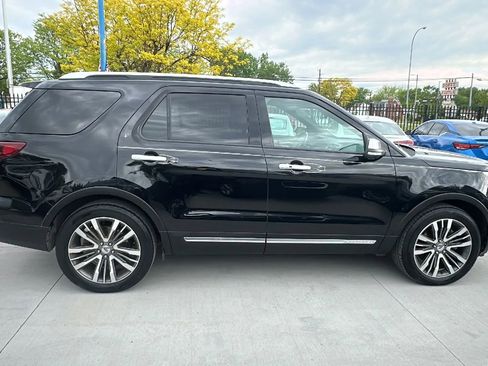Used 2018 Ford Explorer Platinum AWD/4WD image 4