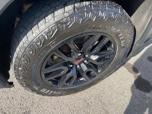 Used 2021 GMC Sierra 1500 Elevation w/ Preferred Package image 6